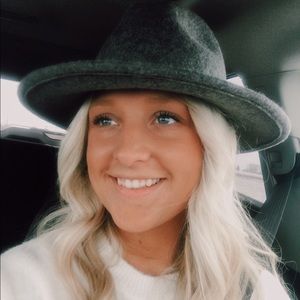 Meet your Posher, Mady